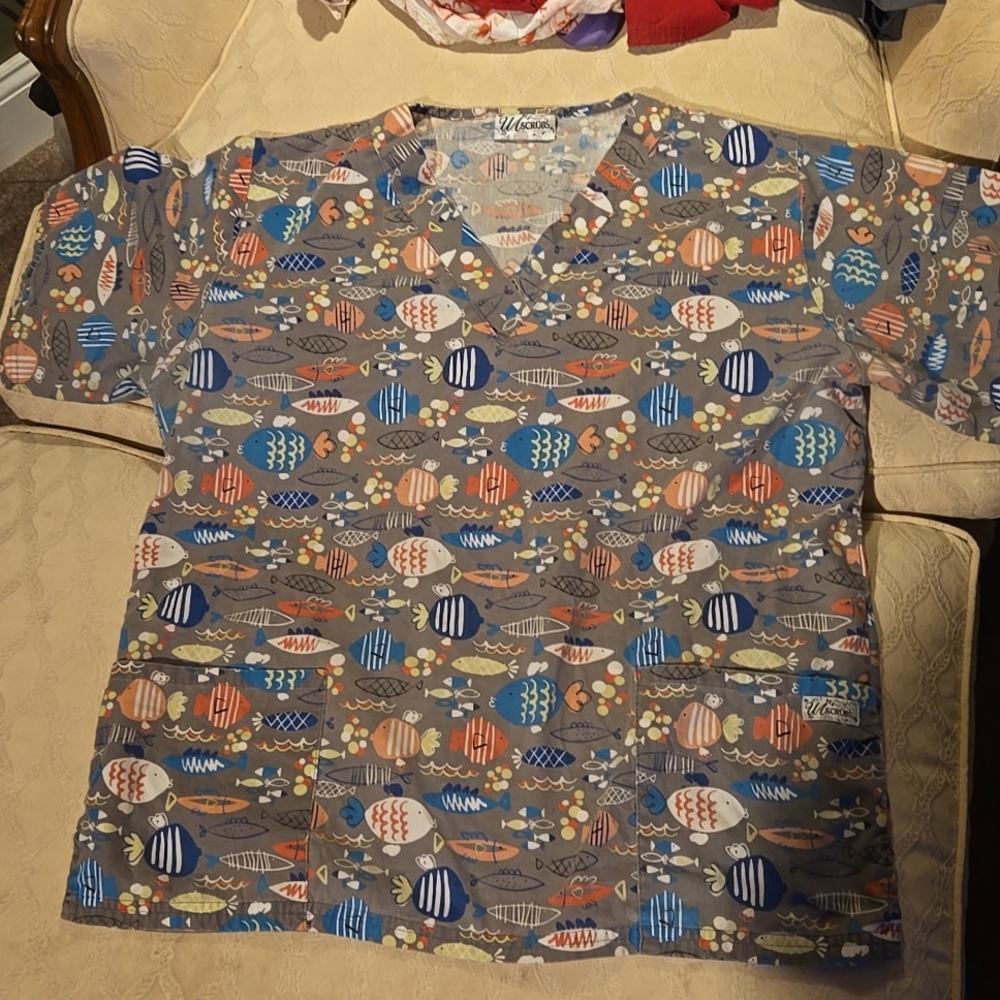 Scrub Print Tops (3) XL all the same measurements